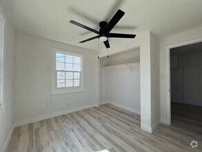 Building Photo - NewB RV T 1211