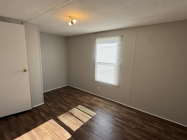 Building Photo - 48 Valtlee Dr