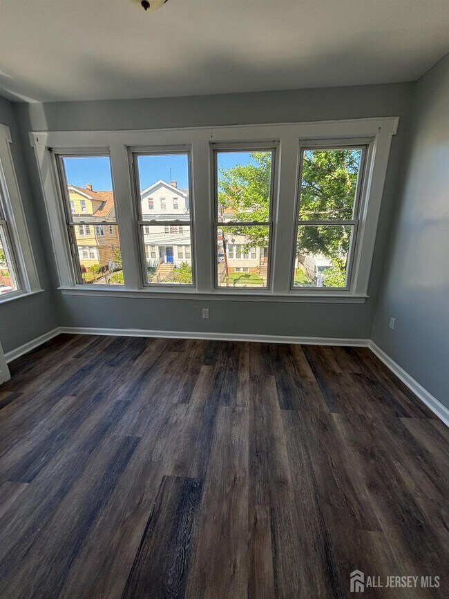 Building Photo - 228 Renner Ave