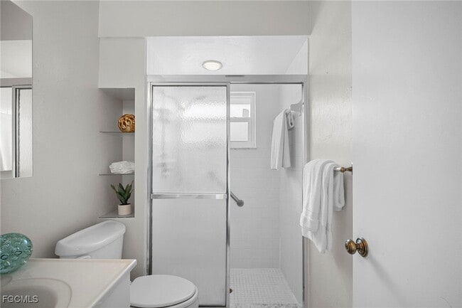 Building Photo - 9721 Deerfoot Dr