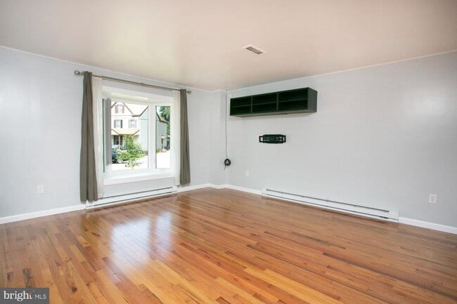 Building Photo - 825 Belvoir Rd