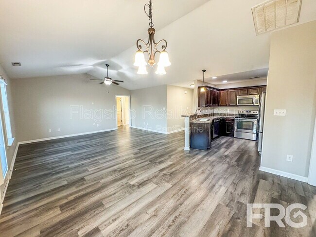 Building Photo - 200 Willow Pond Dr