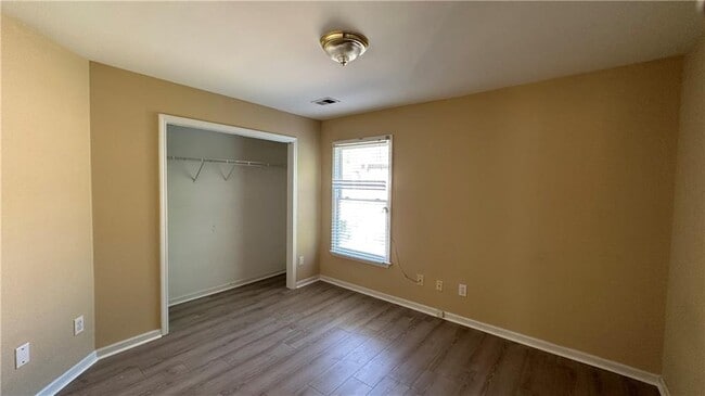 Building Photo - 205 Foe Creek Ct