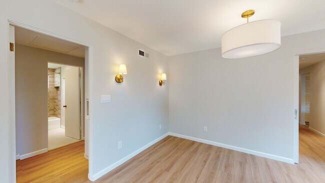 Building Photo - 1321 Lasuen Dr