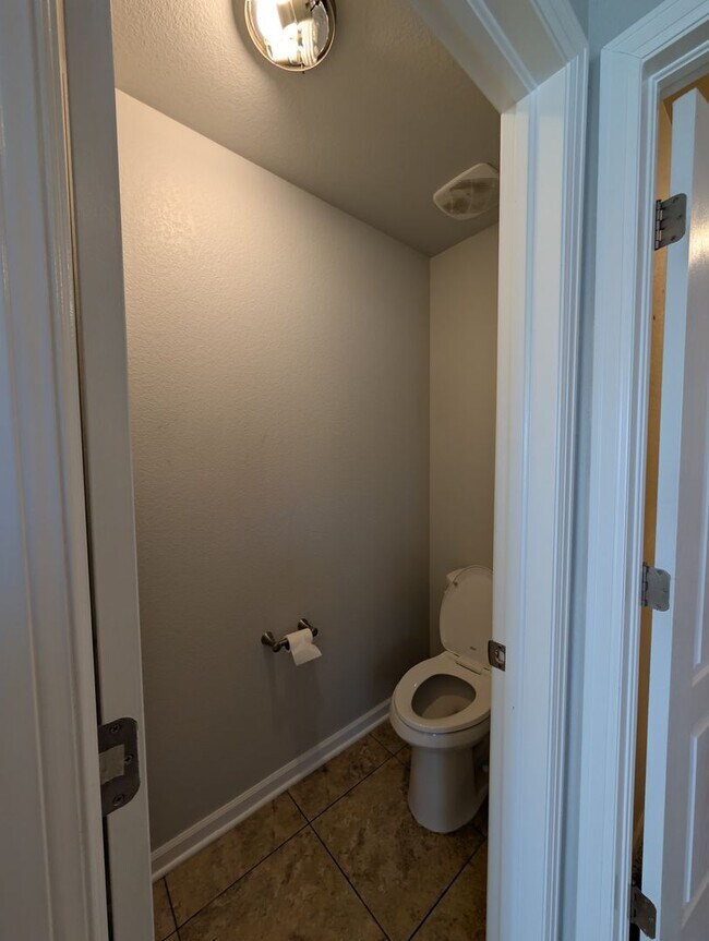 Building Photo - 22441 E Chenango Dr