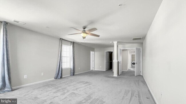 Building Photo - 10185 Warfield St