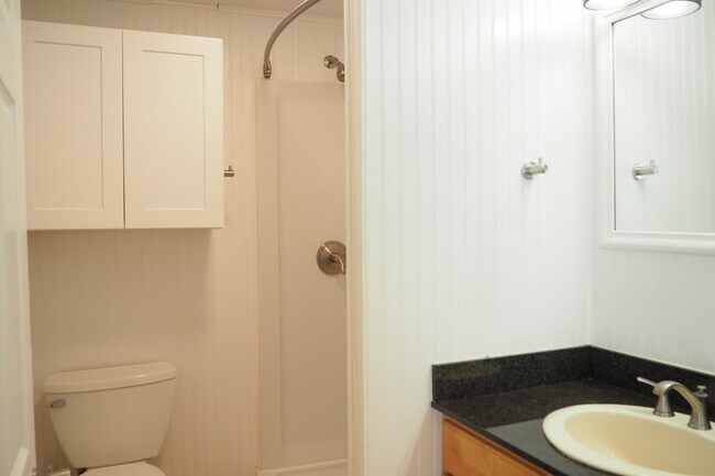 Building Photo - 10154 118th Ave