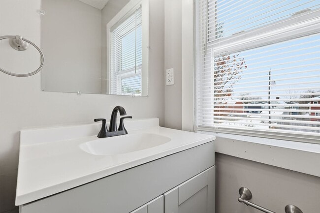 Building Photo - 783-785 S 18th St