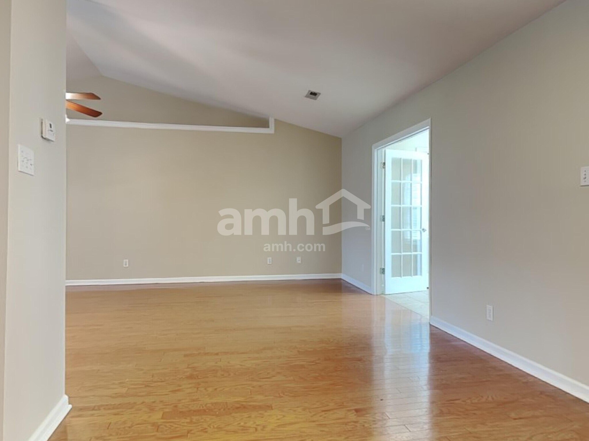 Building Photo - 1710 Stilwell Cir