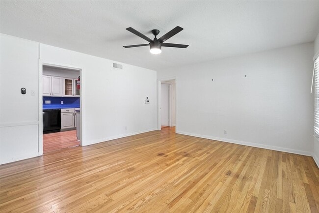 Building Photo - 1206 Larkwood Dr