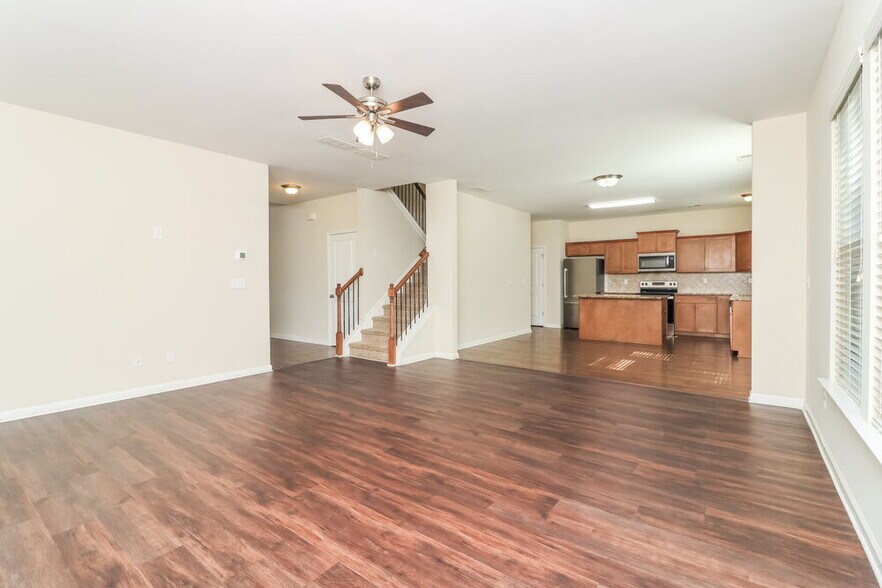 Building Photo - 374 Darbys Run Ct