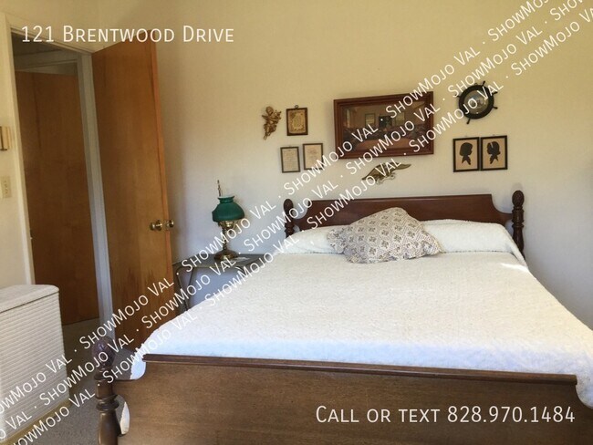 Building Photo - 121 Brentwood Dr