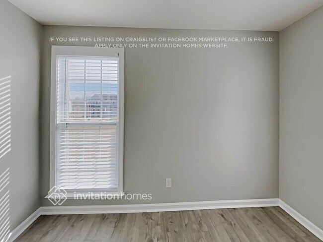 Building Photo - 402 Zircon Ln