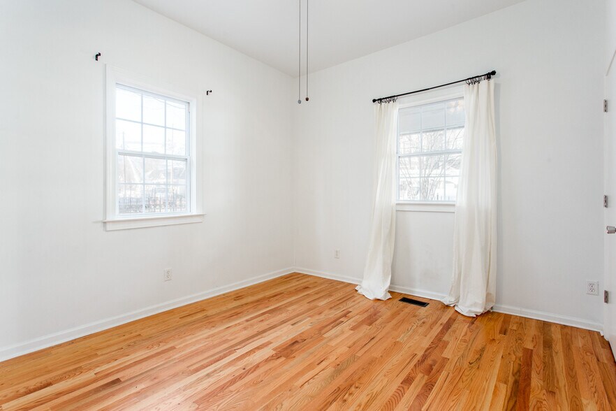 Building Photo - 83 Ormond St SE