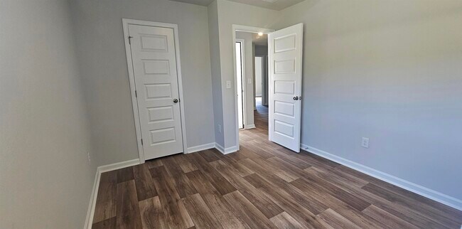 Building Photo - 337 Sweet Vernal St