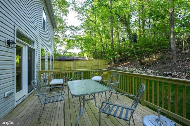 Building Photo - 5604 Clermont Dr