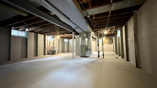 Building Photo - 4951 N 36th St