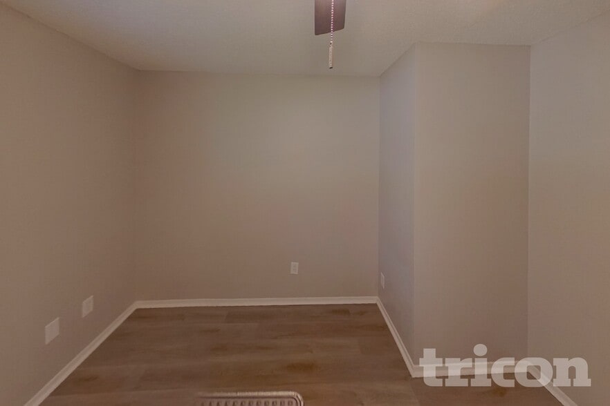Building Photo - 300 Ripplewood Dr