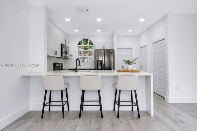 Building Photo - 4977 SW 135th Way