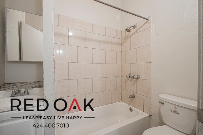 Building Photo - 1000 S Grand View St