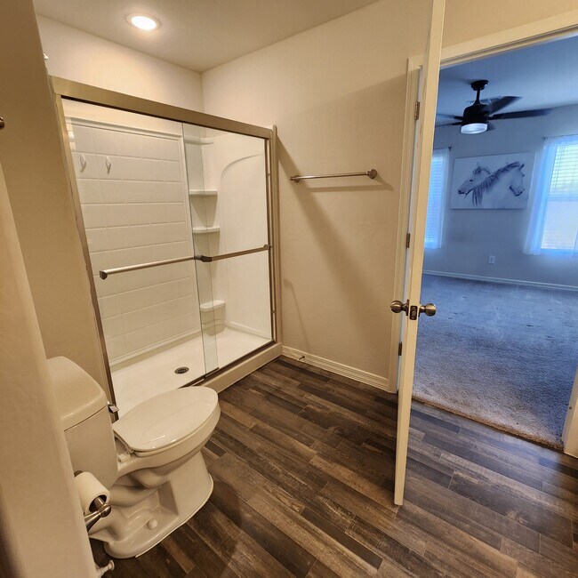 Building Photo - 70 W Cottonwood Ln