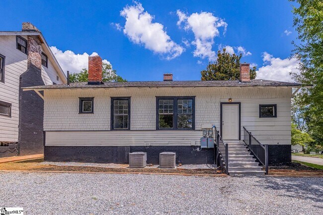 Building Photo - 536 Peronneau St