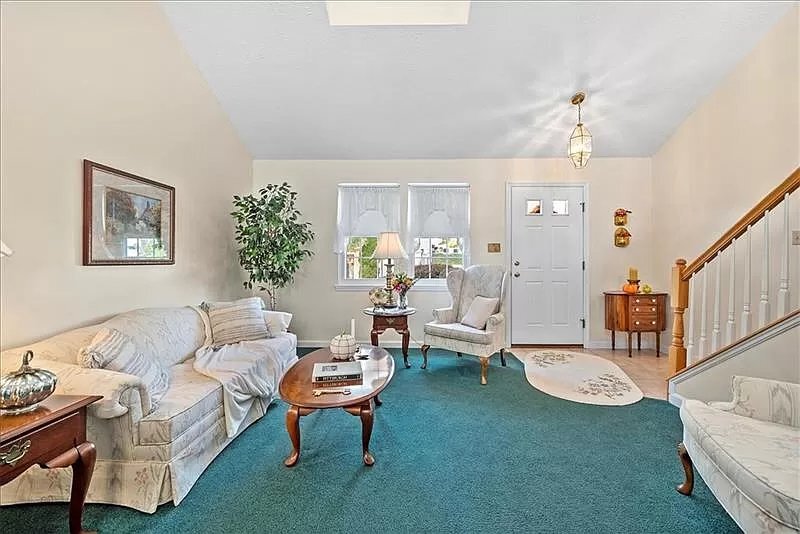 Building Photo - 103 Paddock Ln