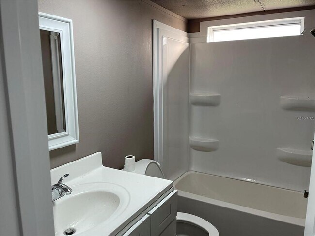 Building Photo - 101 Caroline Ave