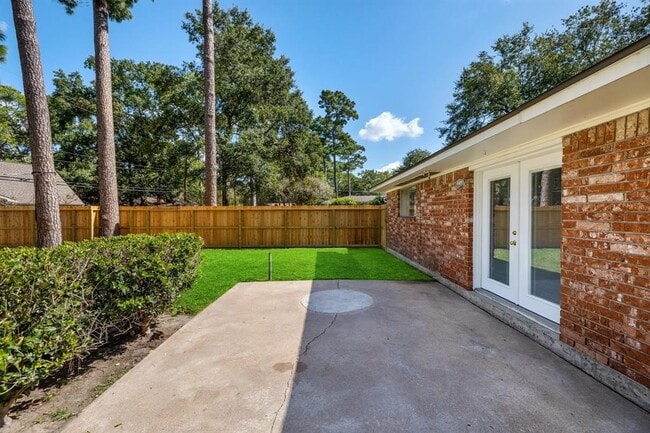 Building Photo - 10214 Londonderry Dr