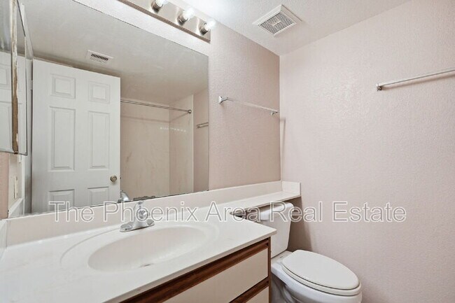 Building Photo - 1351 N Pleasant Dr