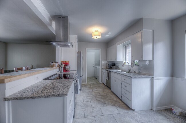 Building Photo - 6712 E 51st Pl
