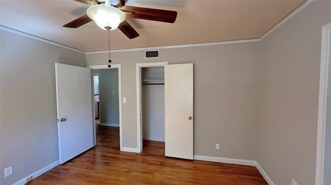 Building Photo - 804 Hillman St