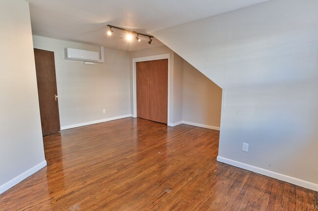 Building Photo - 316-318  5th Ave