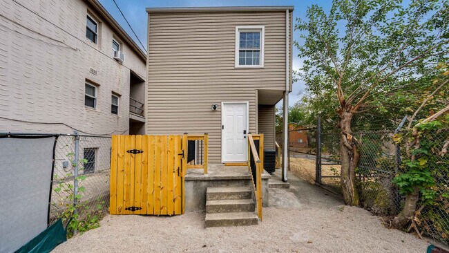 Building Photo - 1279 Indianola Ave