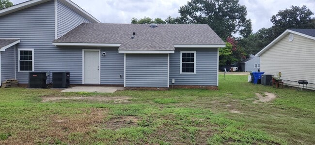 Building Photo - 610 Miller Ave