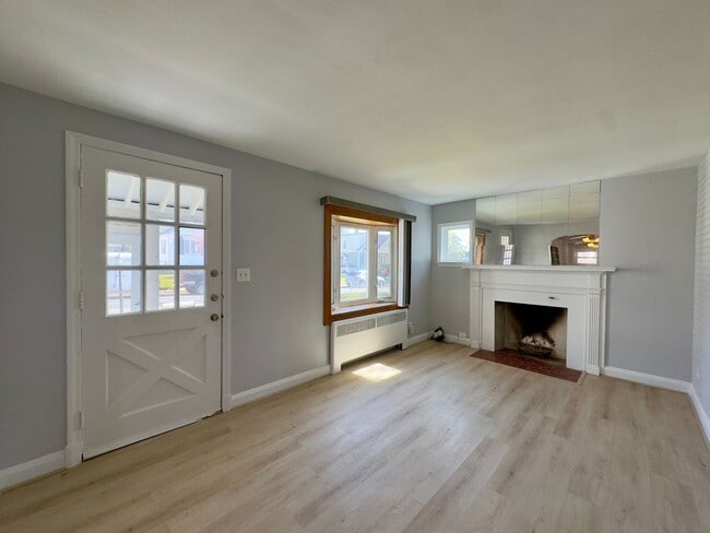 Building Photo - Charming 3 Bedroom/2 Bathroom Home with Large Backyard in Arbutus, MD!