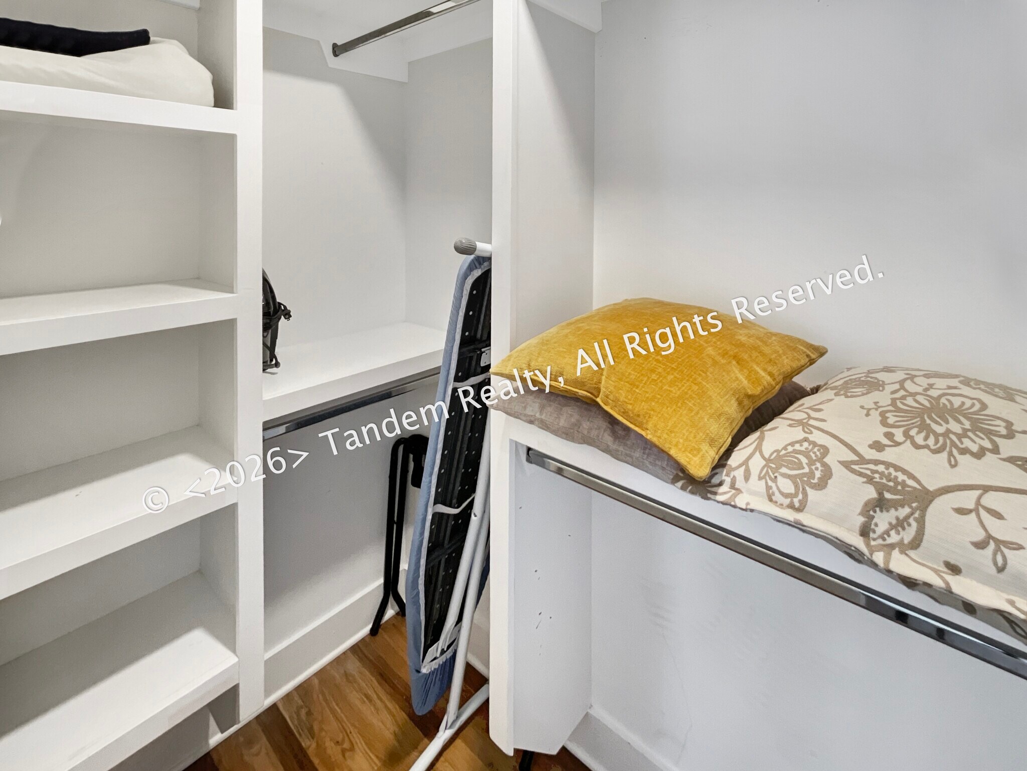 Building Photo - 2807 Delaware Ave