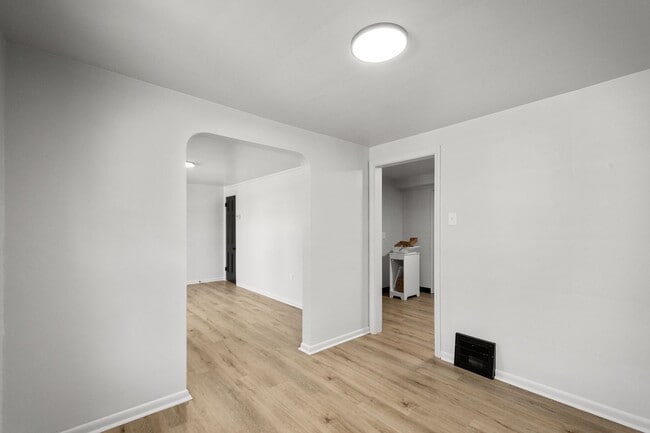 Building Photo - Stunning 4 Bedroom home in North Versailles available February 1st!