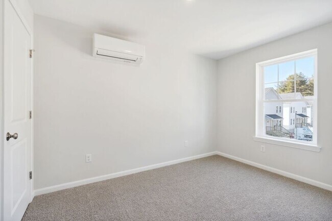 Building Photo - 16 Cardinal Ln