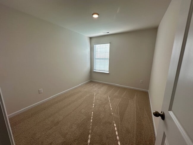 Building Photo - Graham