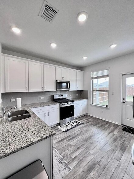 Building Photo - 312 Black Alder St