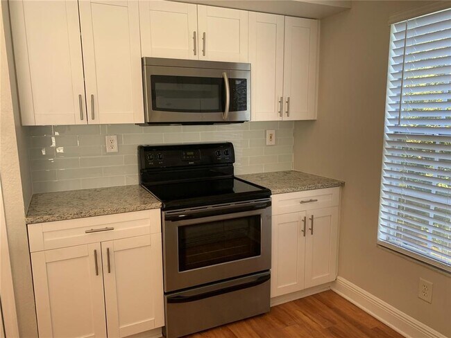 Building Photo - 10416 White Lake Ct