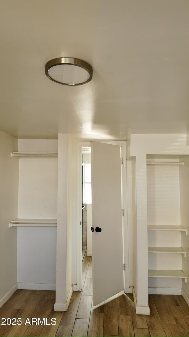 Building Photo - 1429 E Osborn Rd