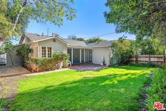 Building Photo - 125 S Saltair Ave