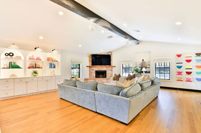 Building Photo - 2672 E Mesquite St