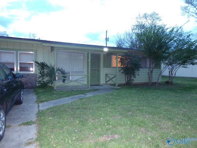 Primary Photo - 2107 Fernbrook Dr NE