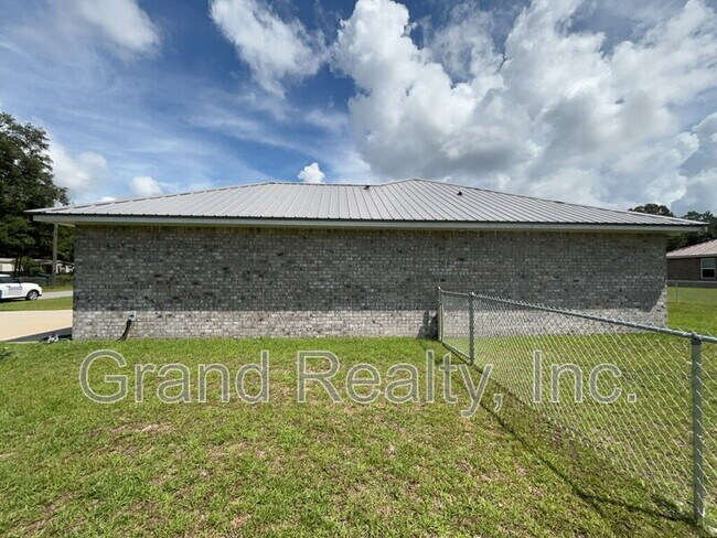 Building Photo - 4004 Roxies Ln