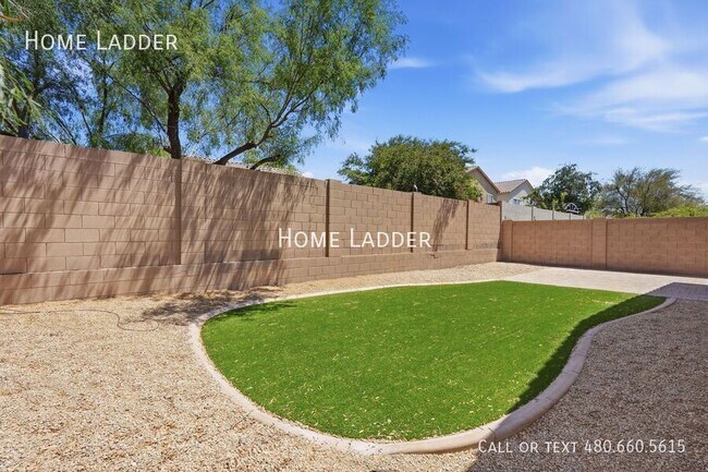 Building Photo - 2576 W Preserve Way