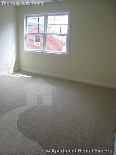 Building Photo - 43-45 Pitman St Unit #201