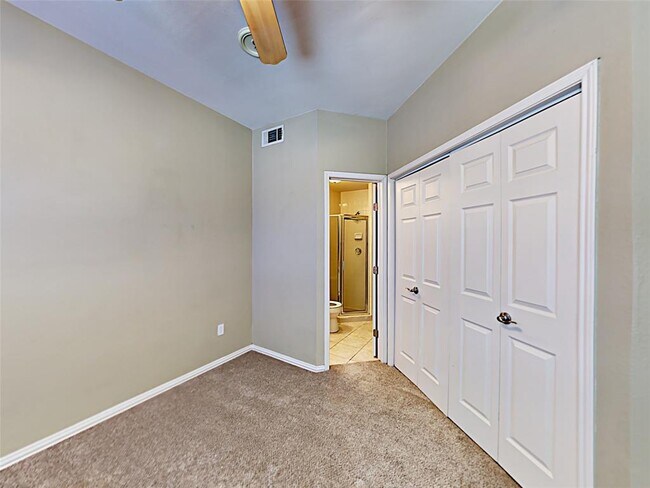 Building Photo - 4104 N Hall St